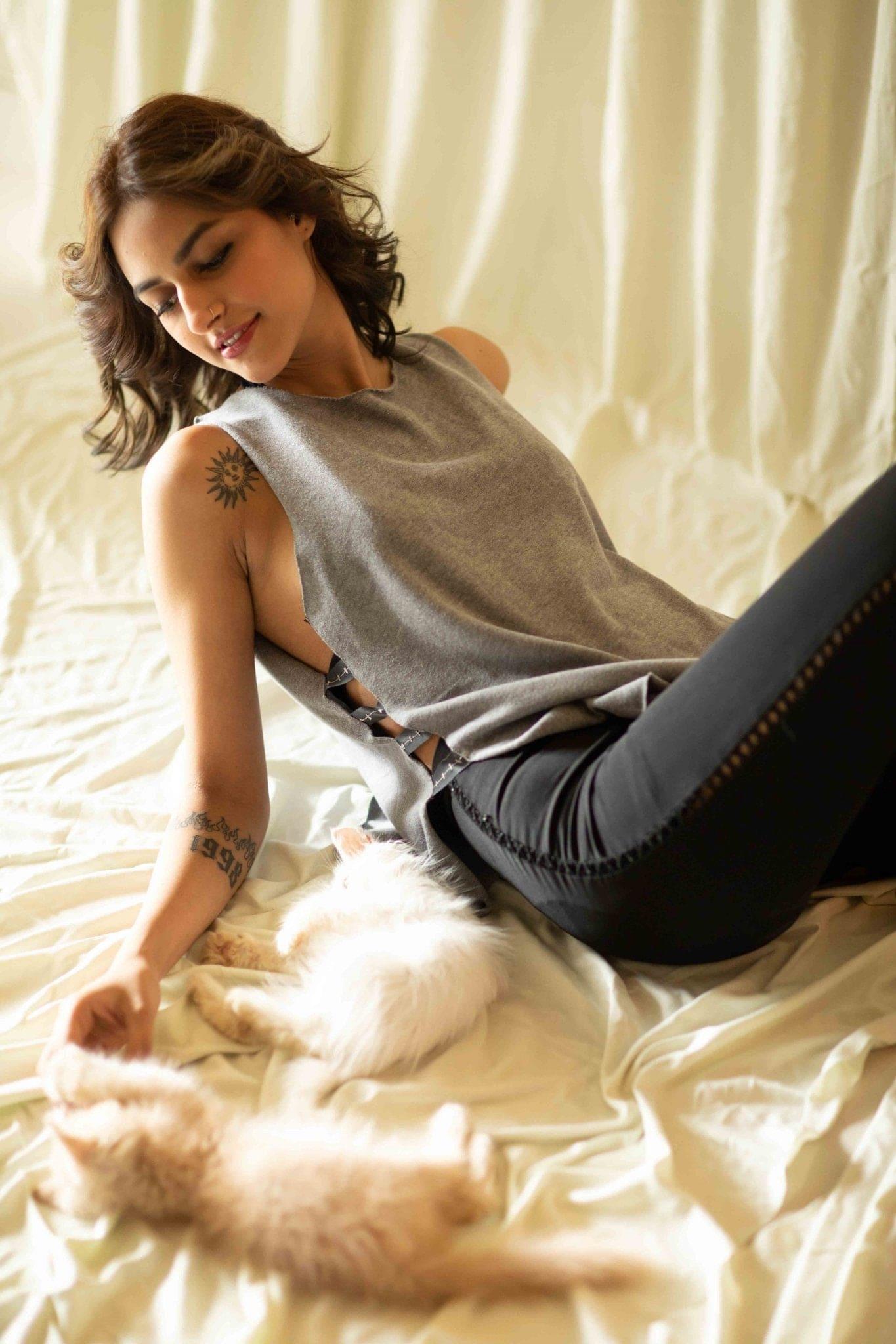 Sleeveless Top with Side Tabs - Deen & Keenu