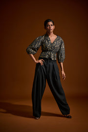 The Dusk Structured Top
